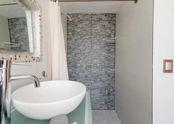 Habitación C/baño Independiente, A Unos Min Del Centro Histórico México DF